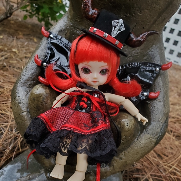 Meet your Posher, Baby Lucifer - Picture 5 of 16